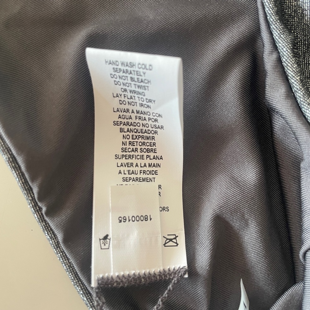 Vitamin A NWOT NEVER WORN Cosmo One Shoulder One Piece Metallic Silver - Size M - Picture 8 of 9